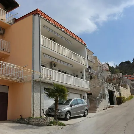 With A Parking Space - 10349