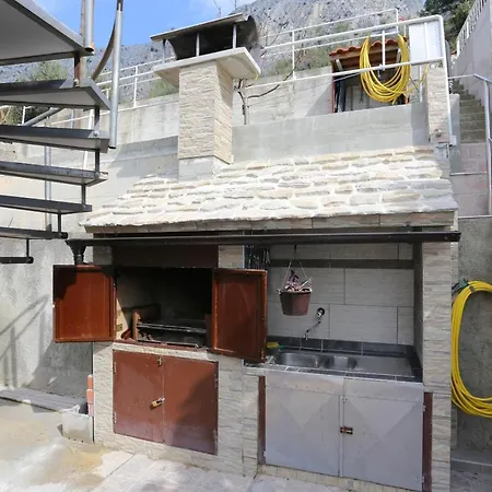 Apartman With A Parking Space - 10349 Omis