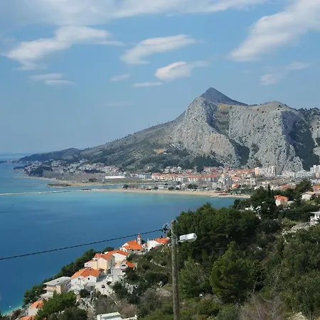 With A Parking Space - 10349 Apartman Omis