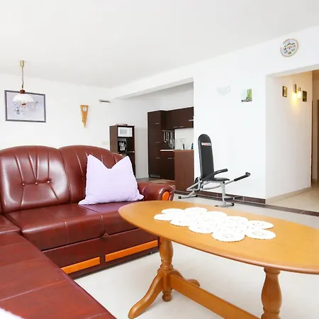 Apartman With A Parking Space - 10349